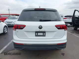 2024 Volkswagen Tiguan SE с VIN 3VV3B7AXXRM101084, выставлен на аукционе IAAI как лот 42196649 с пробегом 14 447 миль миль и . История ставок и продаж доступна на DreamBid. Изображение 16.