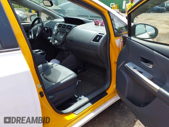 2014 Toyota Prius Two with VIN JTDZN3EU3E3313362, listed as a IAAI auction lot 42768033 with Not provided miles and . Bid and sale history available at DreamBid. Image 5.