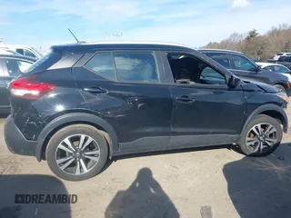 2019 Nissan Kicks SR z VIN 3N1CP5CU4KL491184, wystawiony jako IAAI lot #41260915 z przebiegiem 79 554 mil mil oraz . Historia ofert i sprzedaży dostępna na DreamBid. Obrazek 14.
