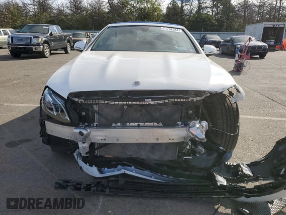 2018 Mercedes-Benz E-Class E 400 with VIN WDD1K6GBXJF065418, listed as a Copart auction lot 71732944 with 5,252 mi miles and Salvage Title. Bid and sale history available at carsss.com. Image 5.