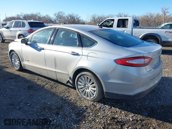2015 Ford Fusion S Hybrid with VIN 3FA6P0UU7FR307568, listed as a IAAI auction lot 41421139 with 152,186 mi miles. Bid and sale history available at carsss.com. Image 3.