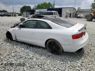 2013 Audi S5 Premium Plus z VIN WAUCGAFR5DA080090, wystawiony jako Copart lot #54159935 z przebiegiem Nie podano mil oraz Szkody całkowita. Historia ofert i sprzedaży dostępna na DreamBid. Obrazek 2.