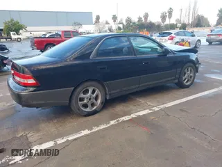 2001 Lexus ES 300 with VIN JT8BF28G115111003, listed as a IAAI auction lot 41812165 with 173,431 mi miles. Bid and sale history available at carsss.com. Image 4.