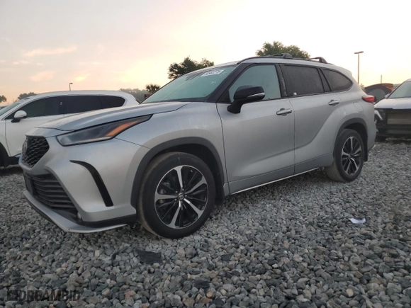2022 Toyota Highlander XSE with VIN 5TDJZRAHXNS139009, listed as a Copart auction lot 50902275 with 37,409 mi miles and Clean Title. Bid and sale history available at carsss.com. Image 1.