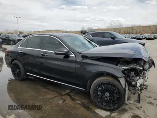 2018 Mercedes-Benz C 300 z VIN 55SWF4KB6JU260919, wystawiony jako Copart lot #52407265 z przebiegiem 67 613 mil mil oraz Szkoda całkowita • Salvage title. Historia ofert i sprzedaży dostępna na DreamBid. Obrazek 4.