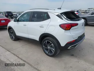 2020 Buick Encore GX Select with VIN KL4MMDSL0LB131551, listed as a IAAI auction lot 42023982 with 28,528 mi miles and . Bid and sale history available at DreamBid. Image 3.