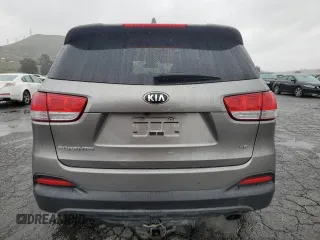2016 Kia Sorento LX z VIN 5XYPGDA57GG162692, wystawiony jako Copart lot #49185585 z przebiegiem 134 152 mil mil oraz Szkoda całkowita • Salvage title. Historia ofert i sprzedaży dostępna na DreamBid. Obrazek 6.