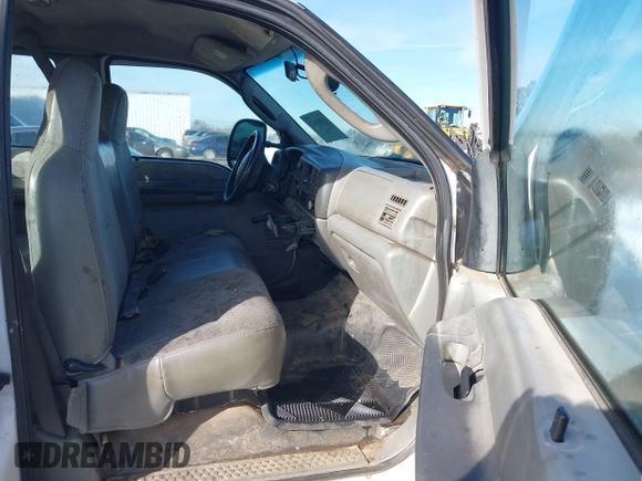 2004 Ford Super Duty F-250 XL with VIN 1FTNX20L44EC45528, listed as a IAAI auction lot 41598042 with 2,163,017 mi miles. Bid and sale history available at carsss.com. Image 5.