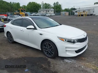 2016 Kia Optima EX с VIN 5XXGU4L3XGG099256, выставлен на аукционе IAAI как лот 42626116 с пробегом 69 350 миль миль и . История ставок и продаж доступна на DreamBid. Изображение 1.