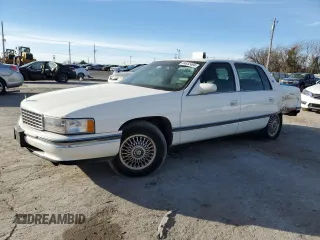 1995 Cadillac DeVille z VIN 1G6KD52B1SU217077, wystawiony jako Copart lot #84832494 z przebiegiem 159 560 mil mil oraz Szkoda całkowita • Salvage title. Historia ofert i sprzedaży dostępna na DreamBid. Obrazek 1.