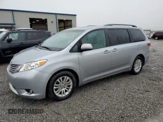 2016 Toyota Sienna XLE with VIN 5TDYK3DC1GS740781, listed as a Copart auction lot 51853925 with 132,599 mi miles and Salvage Title. Bid and sale history available at carsss.com. Image 1.