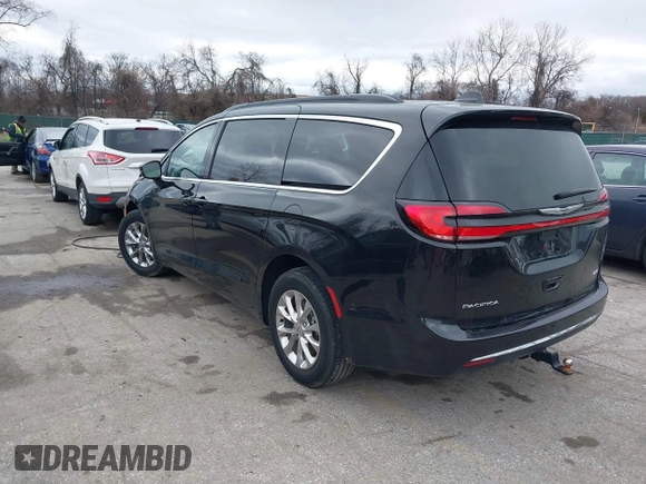 2022 Chrysler Pacifica Touring L z VIN 2C4RC3BG6NR164599, wystawiony jako IAAI lot #41727606 z przebiegiem 17 078 mil mil oraz . Historia ofert i sprzedaży dostępna na DreamBid. Obrazek 3.