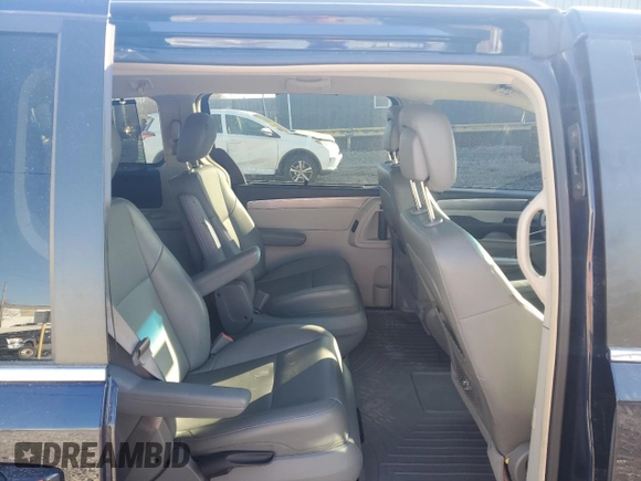2014 Volkswagen Routan SE with VIN 2C4RVABG1ER134831, listed as a Copart auction lot 84247044 with 111,982 mi miles and Non repairable. Bid and sale history available at DreamBid. Image 11.