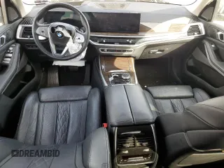 2024 BMW X7 xDrive40i z VIN 5UX23EM0XR9S60730, wystawiony jako Copart lot #49636395 z przebiegiem Nie podano mil oraz Szkoda całkowita • Salvage title. Historia ofert i sprzedaży dostępna na DreamBid. Obrazek 8.