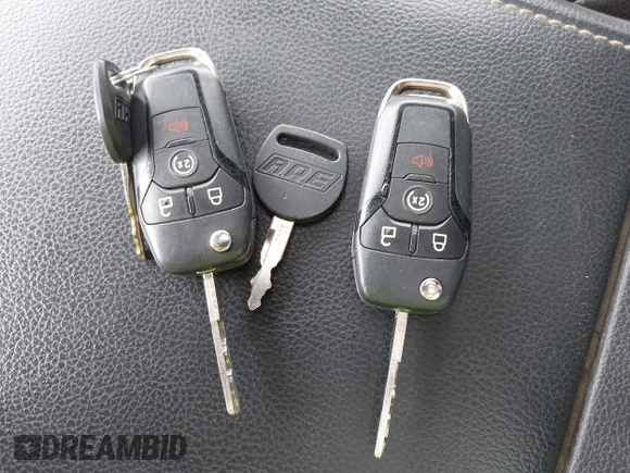 2018 Ford F-150 XL с VIN 1FTEW1EG0JFA72007, выставлен на аукционе IAAI как лот 41147065 с пробегом 56 790 миль миль и . История ставок и продаж доступна на DreamBid. Изображение 11.