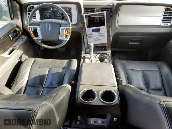 2009 Lincoln Navigator with VIN 5LMFU28519LJ00381, listed as a Copart auction lot 76010714 with 257,670 mi miles and Salvage title. Bid and sale history available at DreamBid. Image 8.