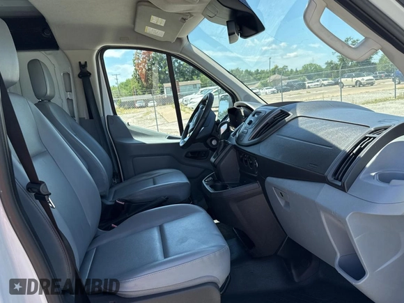 2018 Ford Transit with VIN 1FTYE1ZM6JKA51654, listed as a Copart auction lot 63760755 with 220,135 mi miles and Clean title. Bid and sale history available at DreamBid. Image 5.