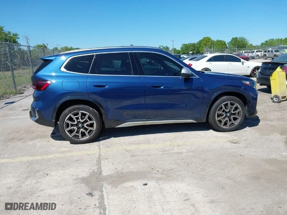 2024 BMW X1 xDrive28i with VIN WBX73EF08R5Z79084, listed as a IAAI auction lot 41823125 with 4,702 mi miles. Bid and sale history available at carsss.com. Image 13.