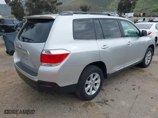 2013 Toyota Highlander with VIN 5TDZK3EHXDS103043, listed as a IAAI auction lot 41889515 with 83,976 mi miles. Bid and sale history available at carsss.com. Image 4.