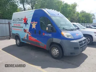 2016 Ram ProMaster Cargo z VIN 3C6TRVCG3GE105651, wystawiony jako IAAI lot #42526039 z przebiegiem 140 739 mil mil oraz . Historia ofert i sprzedaży dostępna na DreamBid. Obrazek 1.