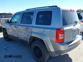 2015 Jeep Patriot Sport with VIN 1C4NJPBA8FD325398, listed as a IAAI auction lot 40696837 with 136,130 mi miles. Bid and sale history available at carsss.com. Image 3.