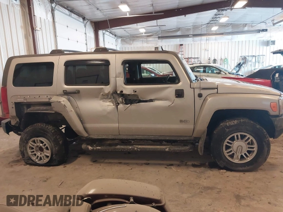 2008 Hummer H3 SUV with VIN 5GTEN13E488177368, listed as a IAAI auction lot 41424036 with 89,278 mi miles. Bid and sale history available at carsss.com. Image 13.