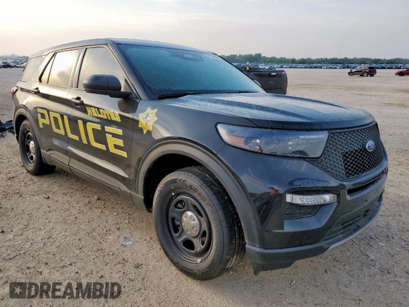 2025 Ford Police Interceptor Utility z VIN 1FM5K8AB7SGA28608, wystawiony jako Copart lot #57248625 z przebiegiem 5940 mil mil oraz Szkody całkowita. Historia ofert i sprzedaży dostępna na DreamBid. Obrazek 4.