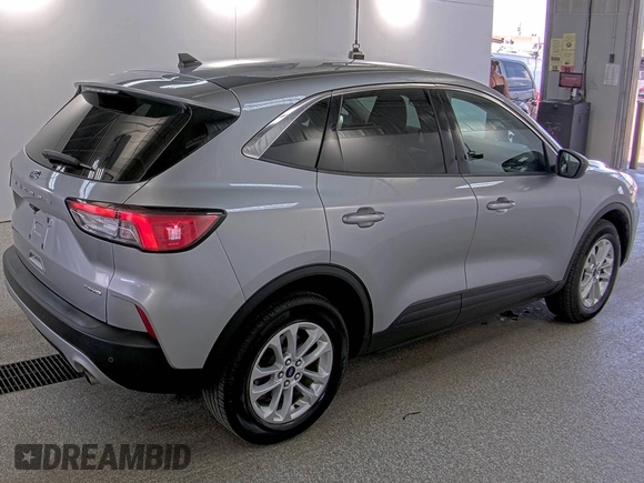 2022 Ford Escape SE z VIN 1FMCU9G66NUB33504, wystawiony jako IAAI lot #42748133 z przebiegiem 74 338 mil mil oraz . Historia ofert i sprzedaży dostępna na DreamBid. Obrazek 9.