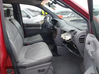 1998 Chrysler Town & Country LXi with VIN 1C4GP64L8WB589426, listed as a IAAI auction lot 41535344 with 132,466 mi miles. Bid and sale history available at carsss.com. Image 5.