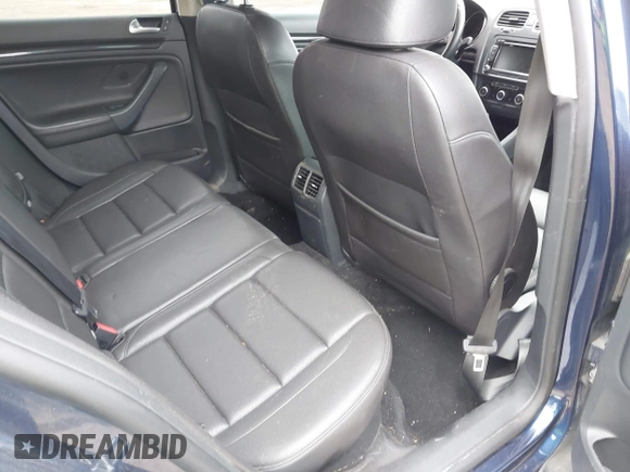 2014 Volkswagen Jetta TDI w/Sunroof z VIN 3VWPL7AJ6EM611089, wystawiony jako IAAI lot #42262484 z przebiegiem 106 328 mil mil oraz . Historia ofert i sprzedaży dostępna na DreamBid. Obrazek 8.