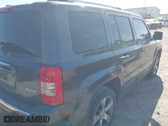 2016 Jeep Patriot Latitude with VIN 1C4NJPFA1GD526944, listed as a IAAI auction lot 42045701 with 123,364 mi miles and . Bid and sale history available at DreamBid. Image 4.