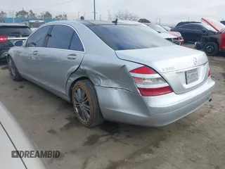 2009 Mercedes-Benz S-Class 5.5L V8 with VIN WDDNG71XX9A273403, listed as a IAAI auction lot 41540086 with 142,140 mi miles. Bid and sale history available at carsss.com. Image 3.