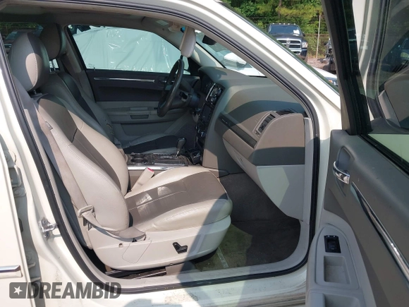 2008 Chrysler 300 Touring with VIN 2C3LA53G28H281603, listed as a IAAI auction lot 42386641 with 230,443 mi miles and . Bid and sale history available at DreamBid. Image 5.