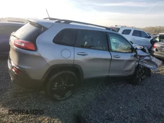 2021 Jeep Cherokee Latitude z VIN 1C4PJLCB7JD596891, wystawiony jako Copart lot #50833275 z przebiegiem 107 902 mil mil oraz Szkoda całkowita • Salvage title. Historia ofert i sprzedaży dostępna na DreamBid. Obrazek 3.