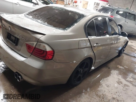 2008 BMW 3 Series 335xi with VIN WBAVD53528A253497, listed as a IAAI auction lot 41377661 with 136,677 mi miles. Bid and sale history available at carsss.com. Image 4.