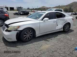 2009 Lexus LS 460 z VIN JTHBL46F695089798, wystawiony jako Copart lot #56556675 z przebiegiem 168 546 mil mil oraz Nie do naprawy • Non repairable. Historia ofert i sprzedaży dostępna na DreamBid. Obrazek 1.