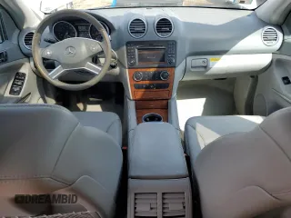 2009 Mercedes-Benz M 350 z VIN 4JGBB86E99A480725, wystawiony jako Copart lot #49236245 z przebiegiem 109 271 mil mil oraz Szkoda całkowita • Salvage title. Historia ofert i sprzedaży dostępna na DreamBid. Obrazek 8.