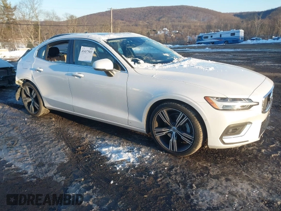 2022 Volvo S60 Plus Dark Theme with VIN 7JRL12TL8NG162261, listed as a IAAI auction lot 41417503 with 16,199 mi miles. Bid and sale history available at carsss.com. Image 1.