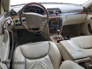 2006 Mercedes-Benz S 500 z VIN WDBNG84J26A483978, wystawiony jako Copart lot #57902625 z przebiegiem 172 649 mil mil oraz Czysty tytuł • Clean title. Historia ofert i sprzedaży dostępna na DreamBid. Obrazek 8.