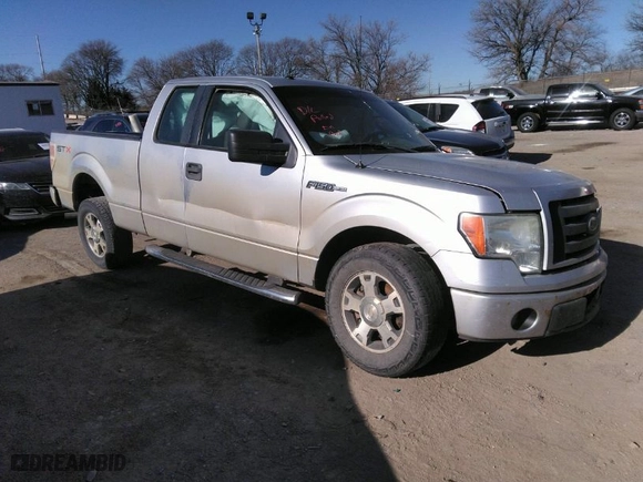2010 Ford F-150 XL with VIN 1FTEX1CW9AFB06632, listed as a IAAI auction lot 40820314 with 225,343 mi miles. Bid and sale history available at carsss.com. Image 1.