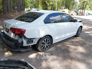 2018 Volkswagen Jetta SE with VIN 3VWDB7AJ1JM261886, listed as a IAAI auction lot 42486968 with Not provided miles and . Bid and sale history available at DreamBid. Image 4.