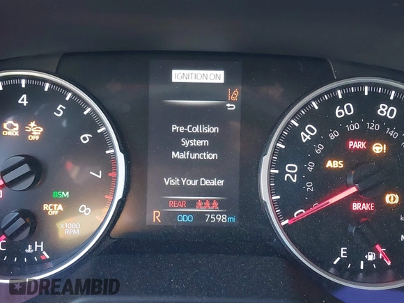 2022 Toyota RAV4 XLE Premium with VIN 2T3C1RFVXNW186053, listed as a IAAI auction lot 40141648 with 7,598 mi miles. Bid and sale history available at carsss.com. Image 15.