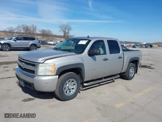2007 Chevrolet Silverado 1500 LT w/2LT with VIN 2GCEK133371710617, listed as a IAAI auction lot 41846794 with NaN miles. Bid and sale history available at carsss.com. Image 20.