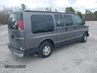 2000 Chevrolet Express Cargo Van w/YF7 with VIN 1GBFG15R1Y1113064, listed as a IAAI auction lot 41727851 with 344,670 mi miles. Bid and sale history available at carsss.com. Image 4.