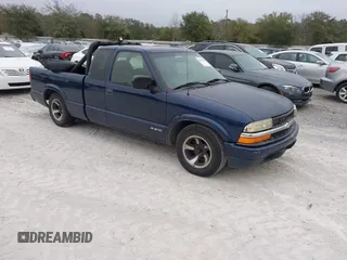 1999 Chevrolet S-10 LS with VIN 1GCCS19X8X8168896, listed as a IAAI auction lot 41485780 with 218,436 mi miles. Bid and sale history available at carsss.com. Image 1.