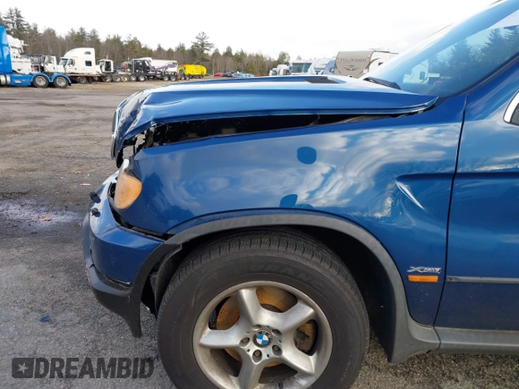 2001 BMW X5 4.4i with VIN WBAFB33501LH24719, listed as a IAAI auction lot 41055076 with 126,530 mi miles. Bid and sale history available at carsss.com. Image 16.