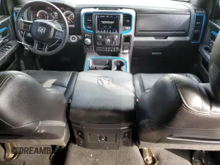 2018 Ram 1500 Sport z VIN 1C6RR7MT5JS192572, wystawiony jako Copart lot #52453335 z przebiegiem 105 843 mil mil oraz Szkoda całkowita • Salvage title. Historia ofert i sprzedaży dostępna na DreamBid. Obrazek 8.