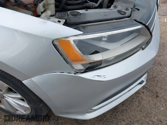2015 Volkswagen Jetta Sedan 1.8T SE with VIN 3VWD17AJ4FM302117, listed as a IAAI auction lot 41917138 with 122,946 mi miles. Bid and sale history available at carsss.com. Image 6.