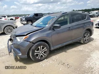 2017 Toyota RAV4 LE z VIN JTMZFREV9HJ137989, wystawiony jako Copart lot #60158975 z przebiegiem 75 840 mil mil oraz Szkoda całkowita • Salvage title. Historia ofert i sprzedaży dostępna na DreamBid. Obrazek 1.