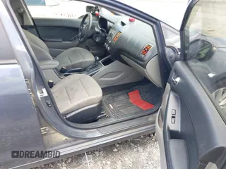 2015 Kia Forte LX with VIN KNAFX4A64F5271782, listed as a IAAI auction lot 41981939 with Not Provided miles. Bid and sale history available at carsss.com. Image 5.